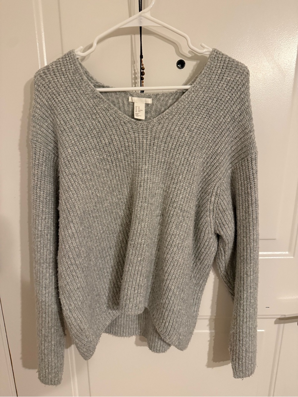 HM Premium grey v-neck sweater